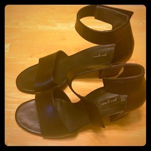 Paul Green open toed sandals in Black